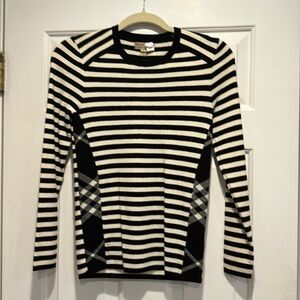 Burberry Women’s Sweater Sz S. Excellent Condition.
